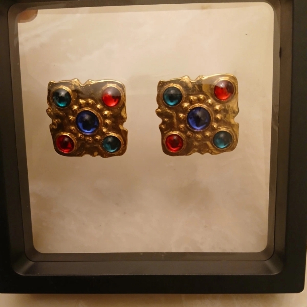 Vintage Chanel Multicolored Gripoix Gold Plated Clip On Earrings